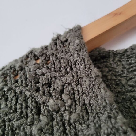 Astr the Label Olive Green V-neck Sweater Distressed Ladder Back S - Picture 5 of 6